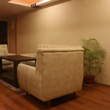 Hotel The Kalyaniz Guwahati Esterno foto