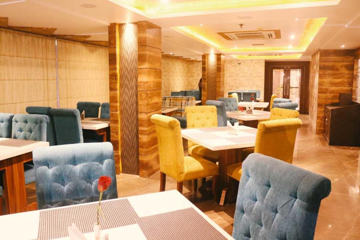 Hotel The Kalyaniz Guwahati Esterno foto