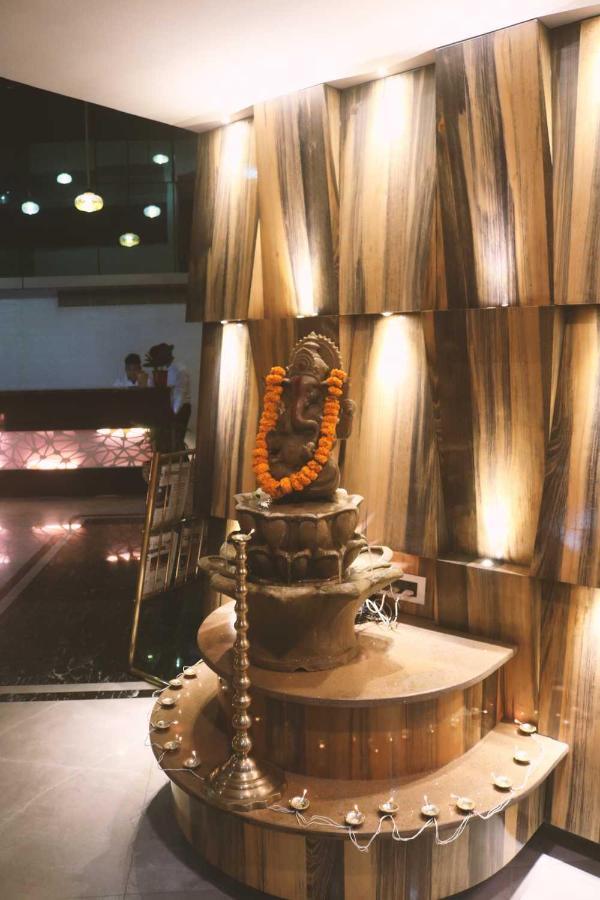 Hotel The Kalyaniz Guwahati Esterno foto